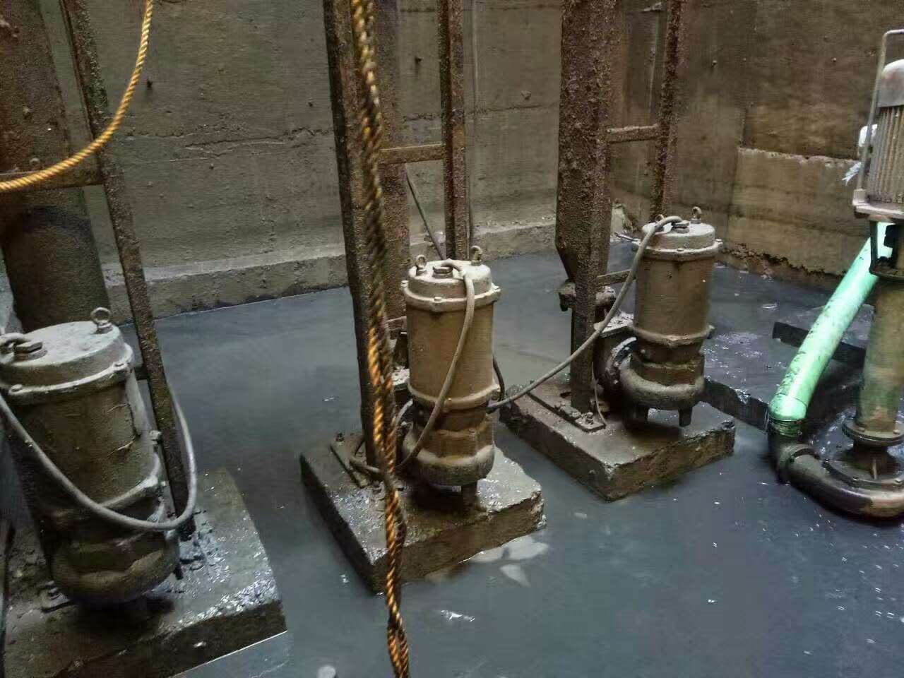 黔南污水池清理